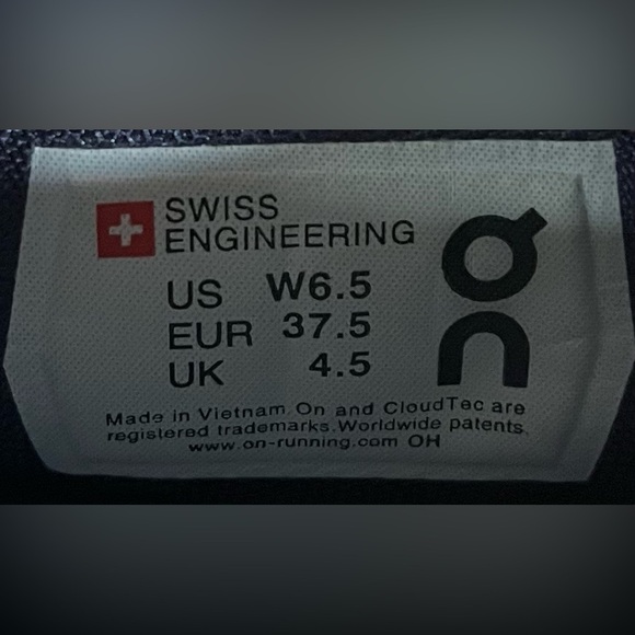 On CloudFlow REFLECTIVE Womens Size 6.5 Running Shoes Sneakers Violet Green - Picture 10 of 11